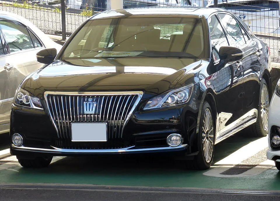 Toyota Crown Majesta (S210)