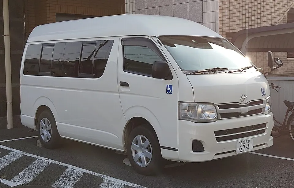 Toyota HiAce (H200)