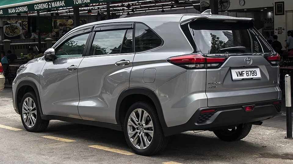 Toyota Innova (AG10)