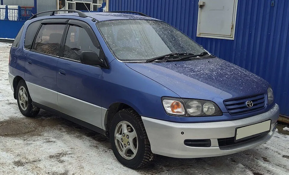 Toyota Ipsum (XM10)