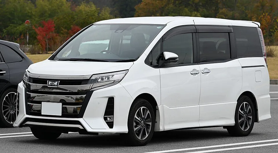 Toyota Noah (R80)