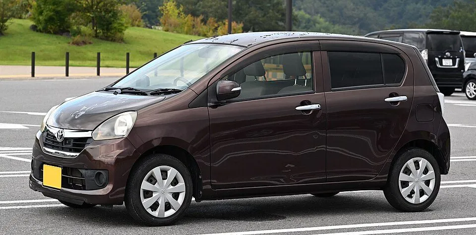 Toyota Pixis Epoch (LA300)
