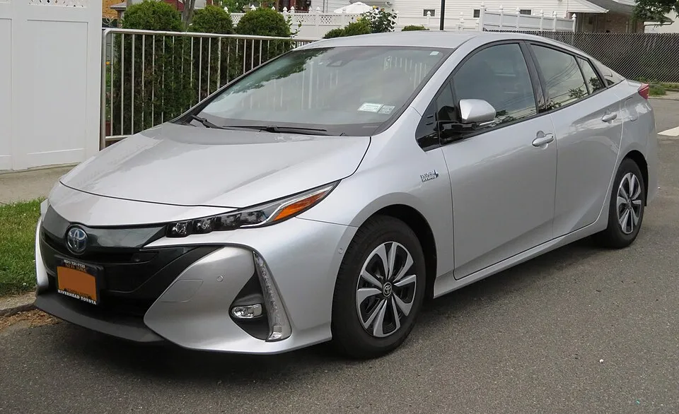 Toyota Prius Plug-in Hybrid (XW50)