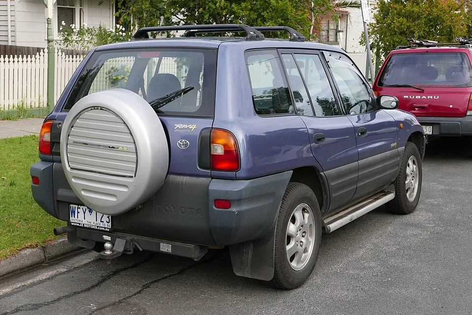 Toyota RAV4 (XA10)