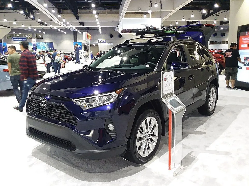 Toyota RAV4 (XA50)