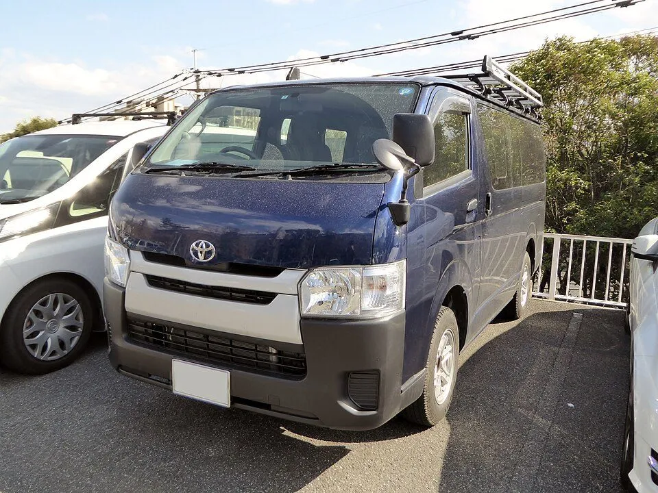 Toyota Regius (H200)