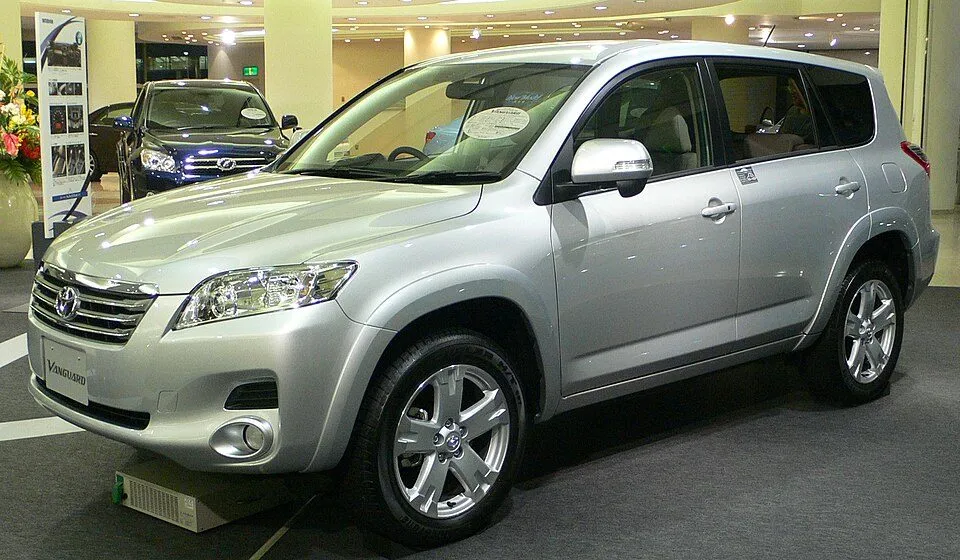 Toyota Vanguard (XA30)