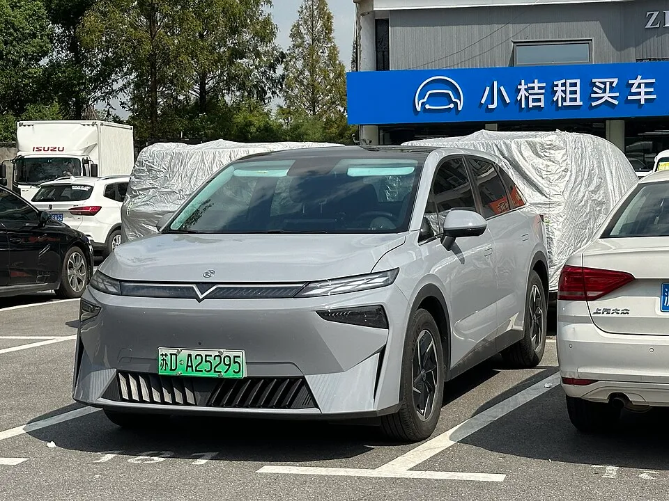 Venucia VX6