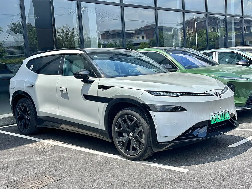 Volkswagen ID. UNYX 08