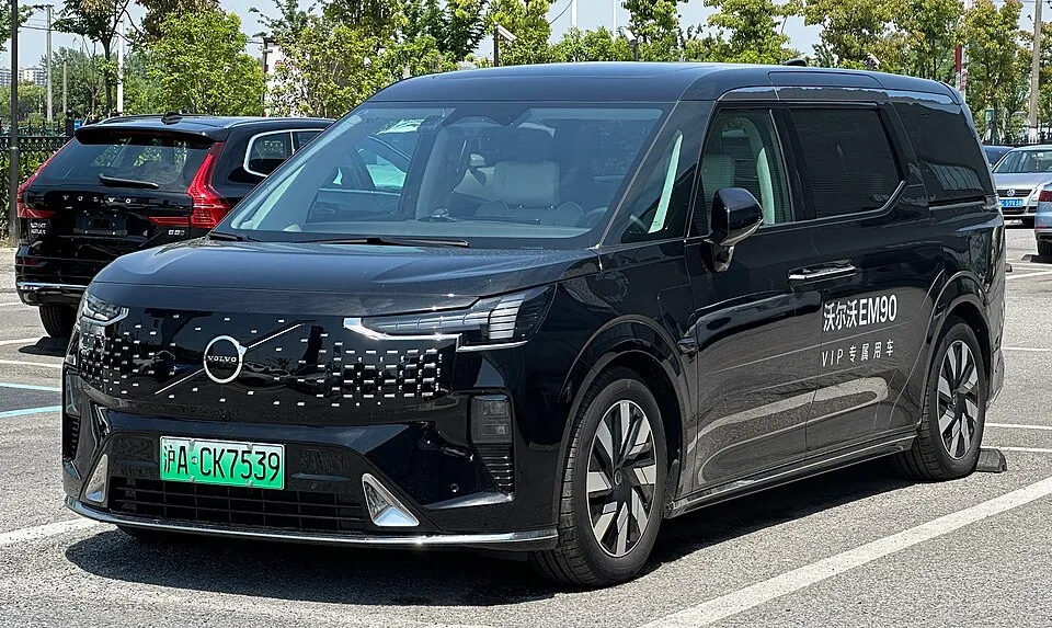 Volvo EM90